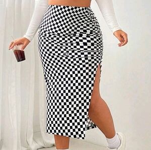 SHEIN Black and White Midi Pencil Skirt with Slit